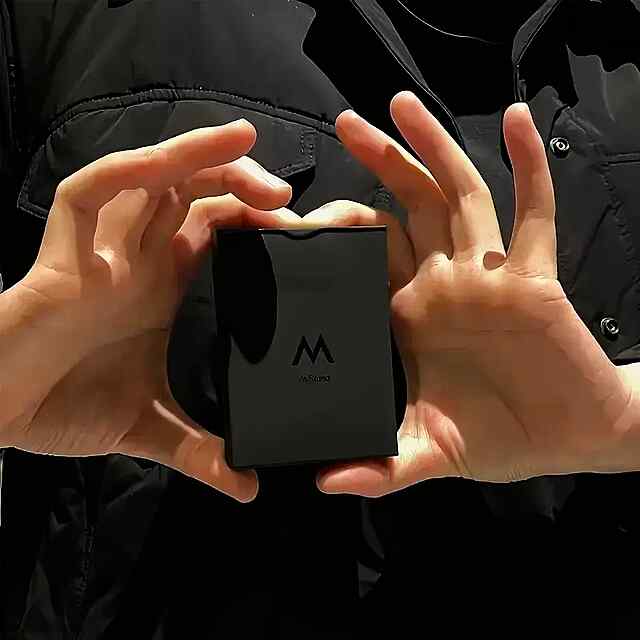 Чорні гральні карти | Розкішний дизайн Magic Dmagic Box | Україна - 1 фото товару