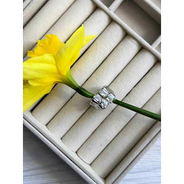 Кільце Дві частини одного цілого, універсальний розмір, знижка 20% за кодом PROM20. Burgundy Bijouterie Україна. - 1 фото товару