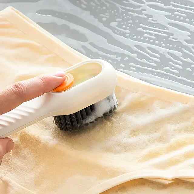 Щітка для взуття з дозатором мила, багатофункціональна, легко очищає - 1 фото товару