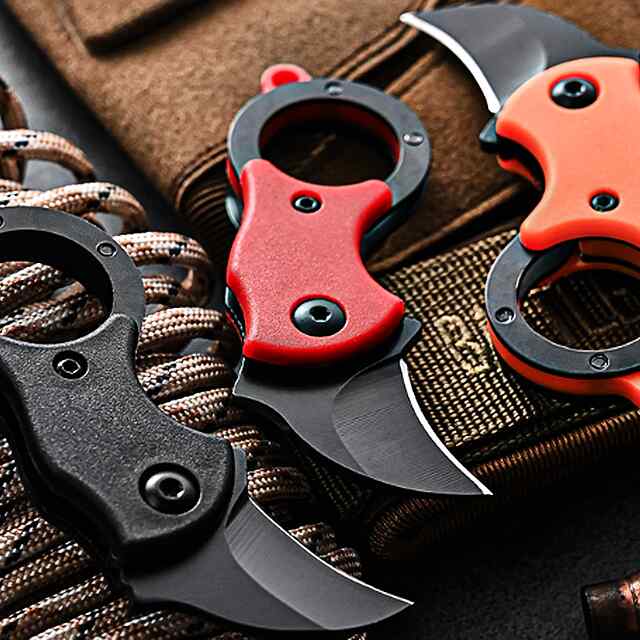 Складаний ніж червоний з ланцюжком для перенесення 85 мм - 3 фото товару