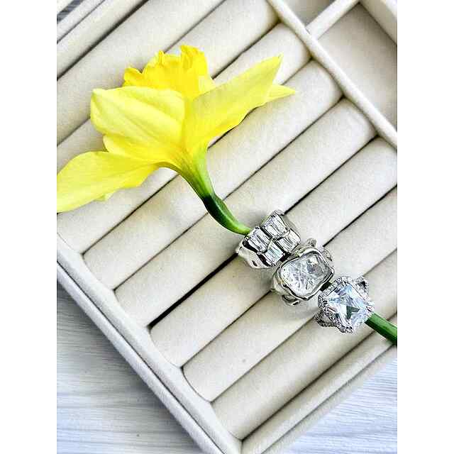 Жіноче кільце з каменем, розмір 7-8, знижка 20% за кодом PROM20 - 1 фото товару