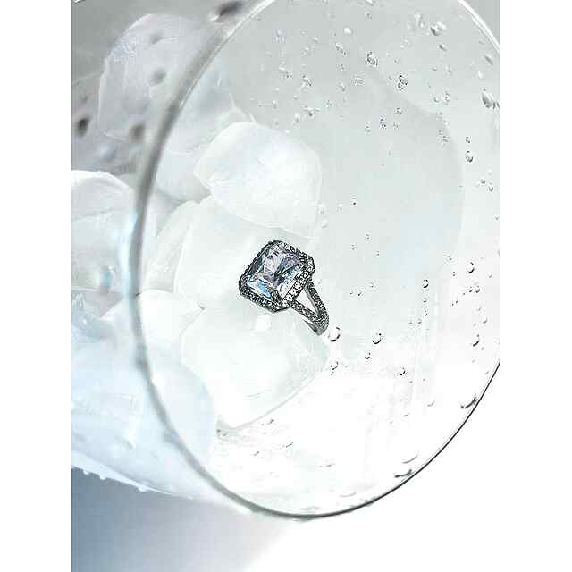 Жіноче кільце з каменем, розмір 7-8. Burgundy Bijouterie -20% по коду PROM20. Стильні новинки в Instagram. Огляд у відео!